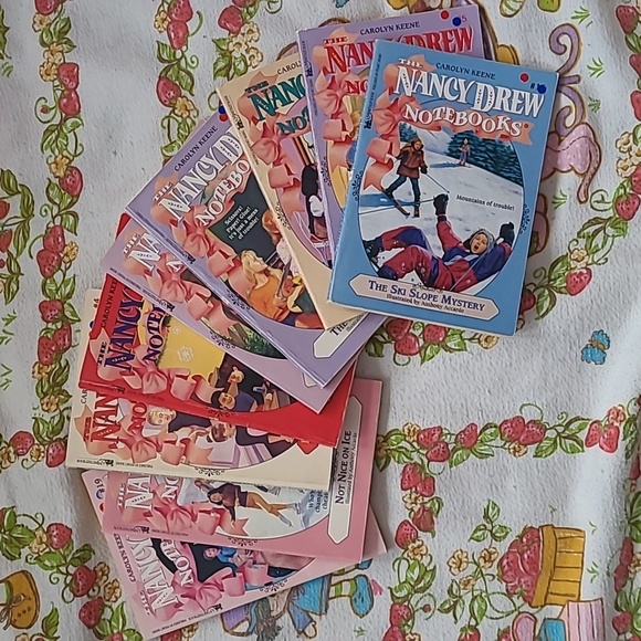 Vintage Nancy Drew Notebooks Paperback Bundle - Picture 4 of 4